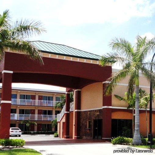 Plantation Inn Hotel And Lounge Exterior photo