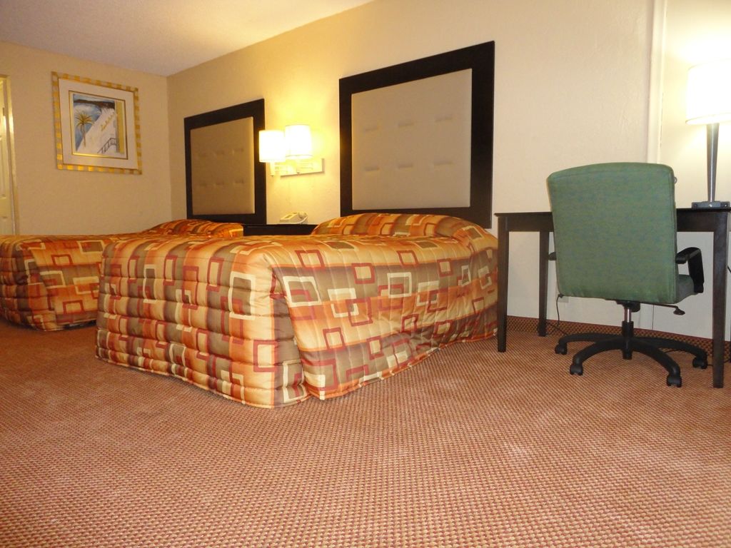 Plantation Inn Hotel And Lounge Room photo