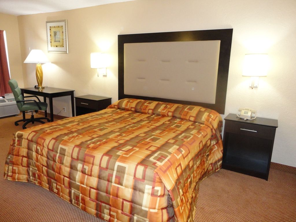 Plantation Inn Hotel And Lounge Room photo