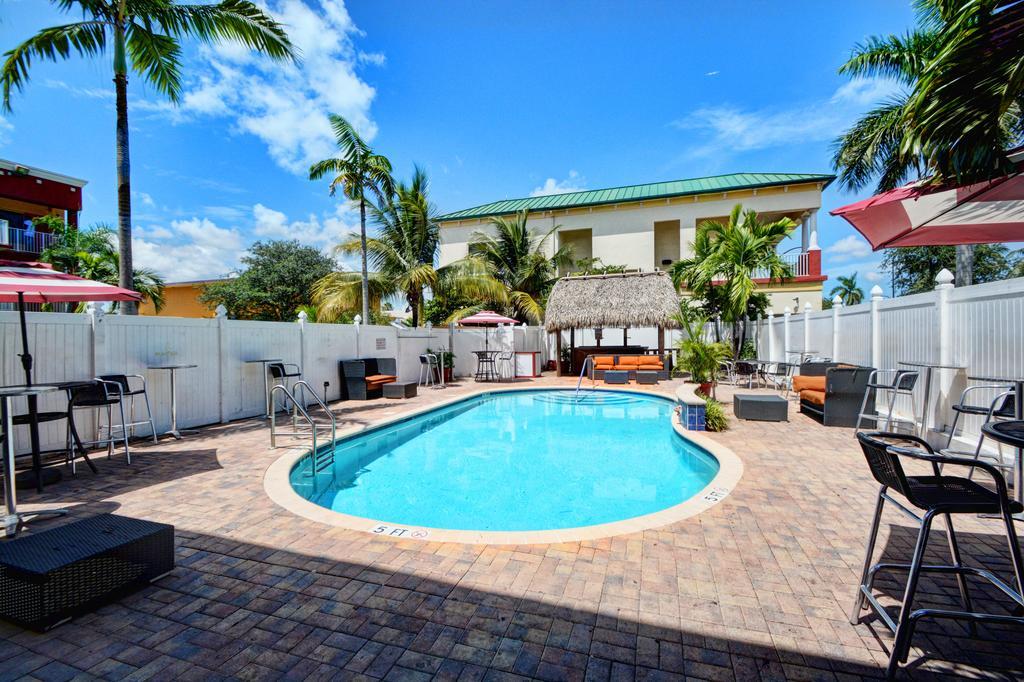 Plantation Inn Hotel And Lounge Exterior photo