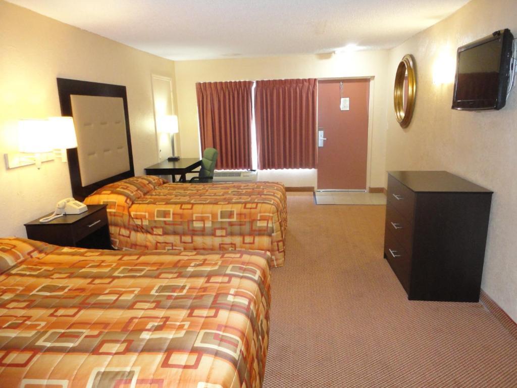 Plantation Inn Hotel And Lounge Room photo