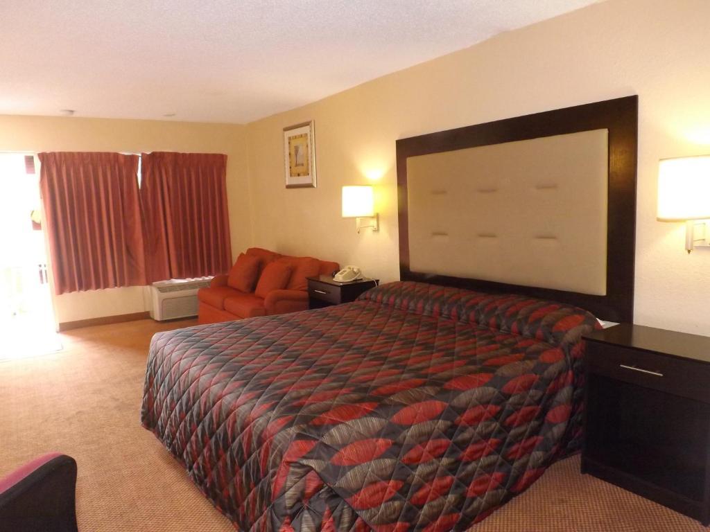Plantation Inn Hotel And Lounge Room photo