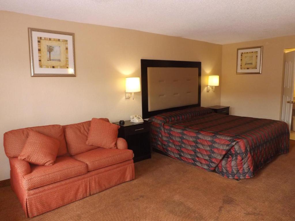 Plantation Inn Hotel And Lounge Room photo